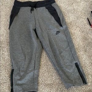 Nike athletic capris
